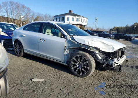 2018 Volvo S60 Inscription z USA, uszkodzony, nr VIN LYV402TK9JB171845